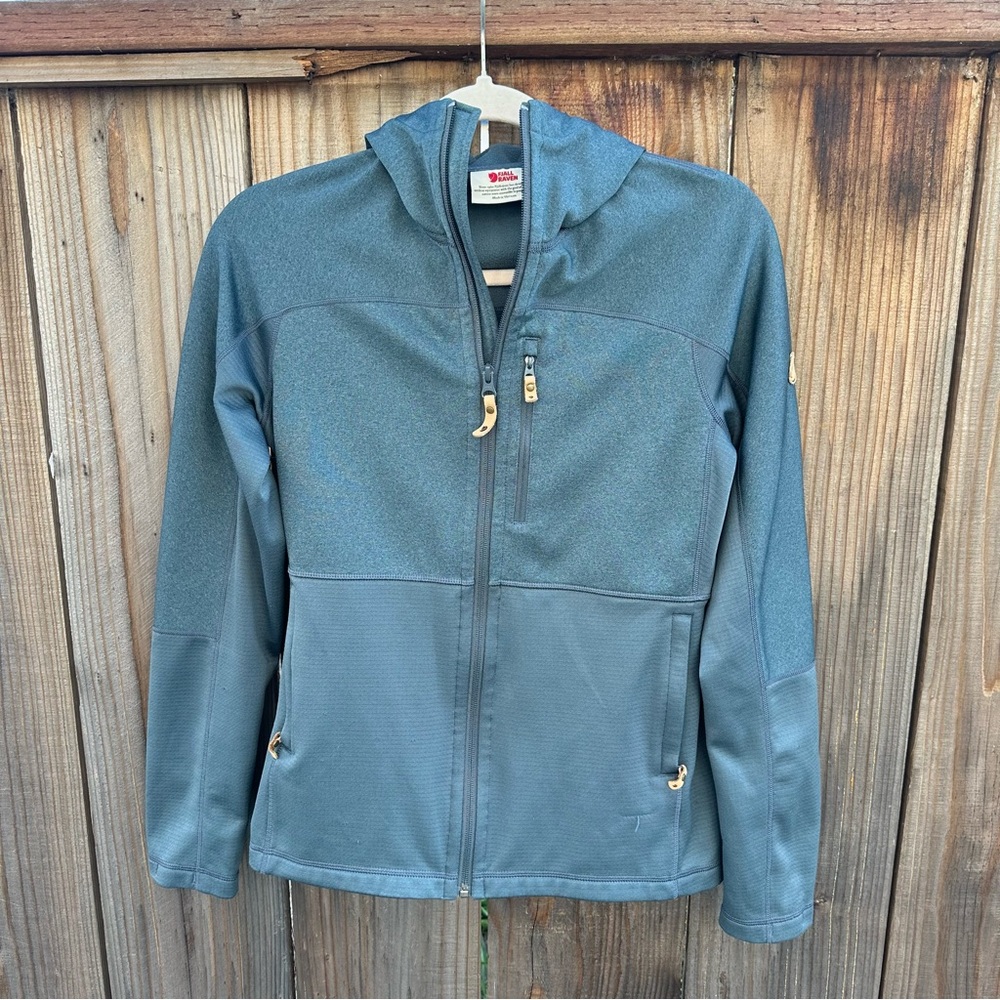 Fjallraven Women’s Abisko Trail Fleece Jacket in dusk blue size S